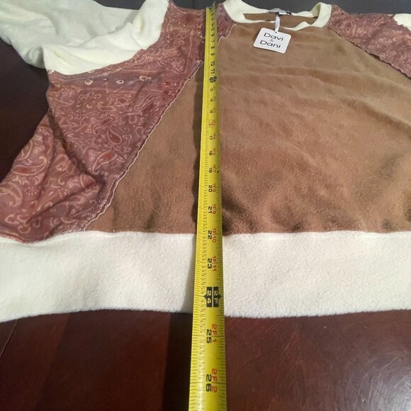 Davi & Dani womens Patchwork Velvet Sweatshirt M Beige Pink & Cream Fleece - Picture 8 of 10